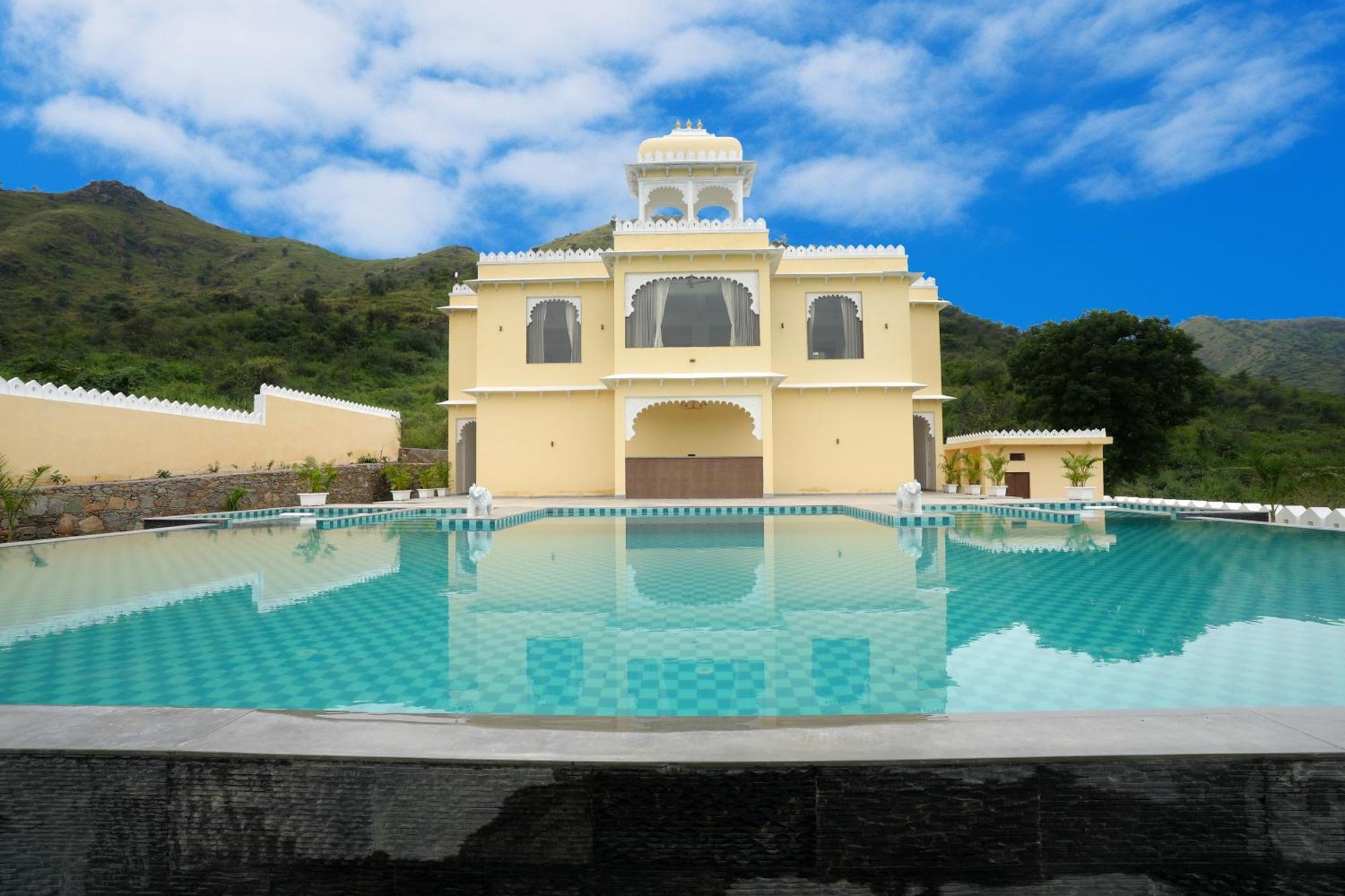 Maangarh Resorts 우다이푸르 외부 사진